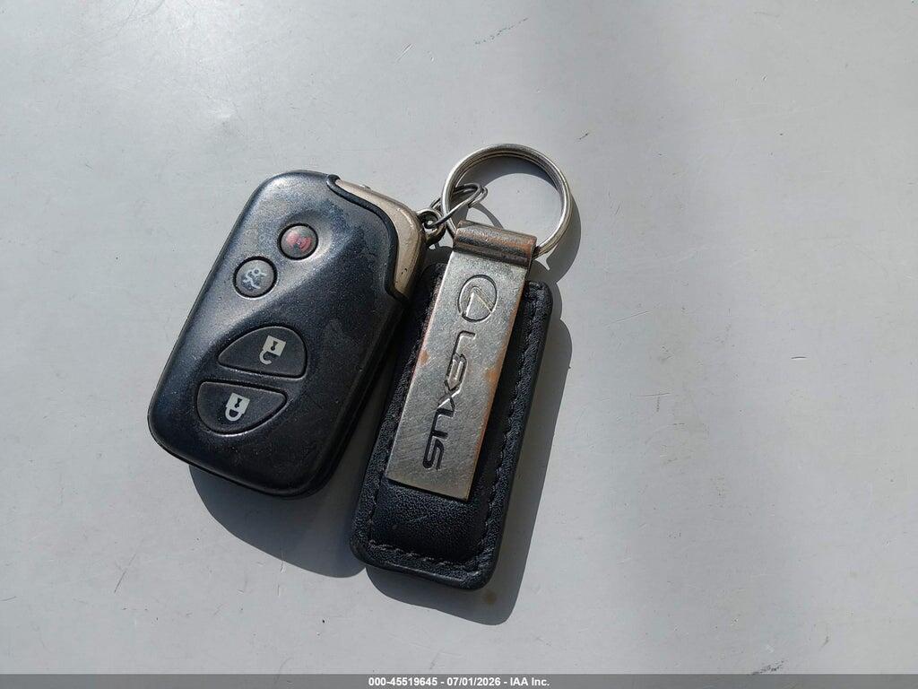 JTHFF2C27A2512070 2010 LEXUS IS 250C photo no. 11