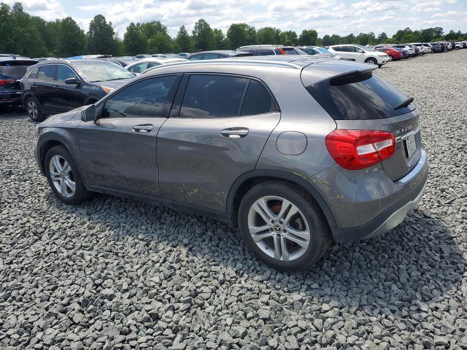 2019 MERCEDES-BENZ GLA 250 4MATIC — Фото 2 из 13