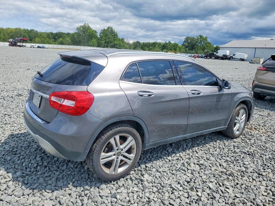 2019 MERCEDES-BENZ GLA 250 4MATIC — Фото 3 из 13