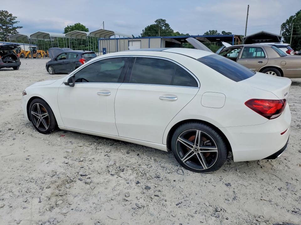 2019 MERCEDES-BENZ A 220 — Фото 2 из 12