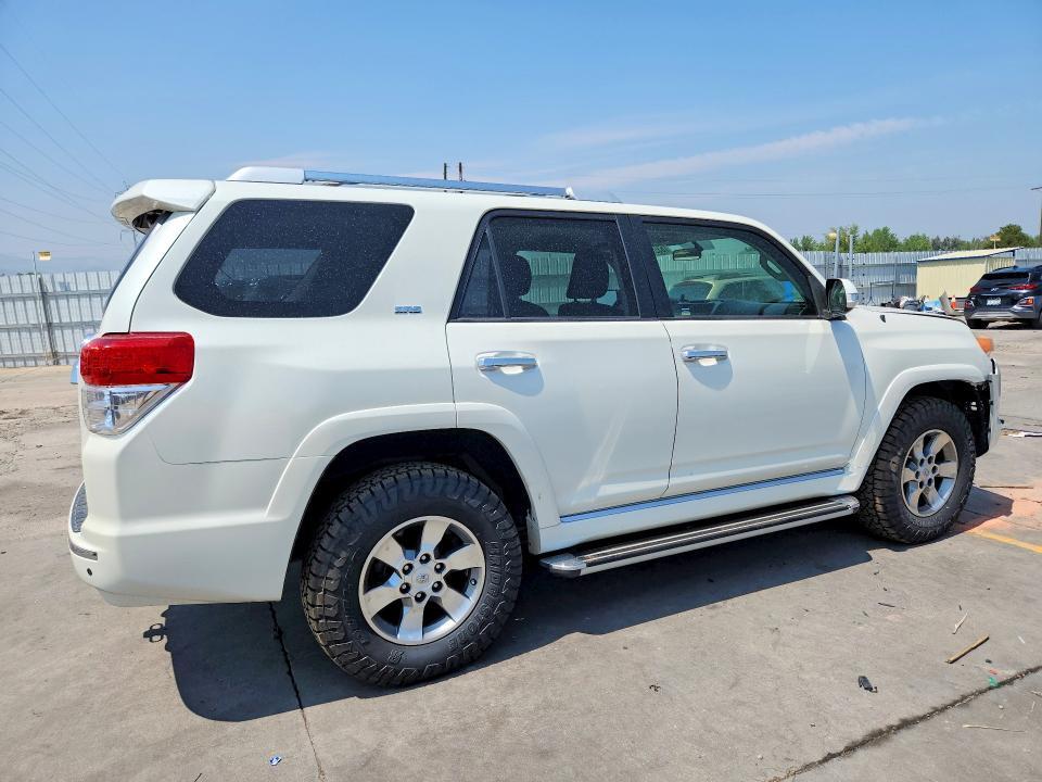 2013 TOYOTA 4RUNNER SR5 — Фото 3 из 13
