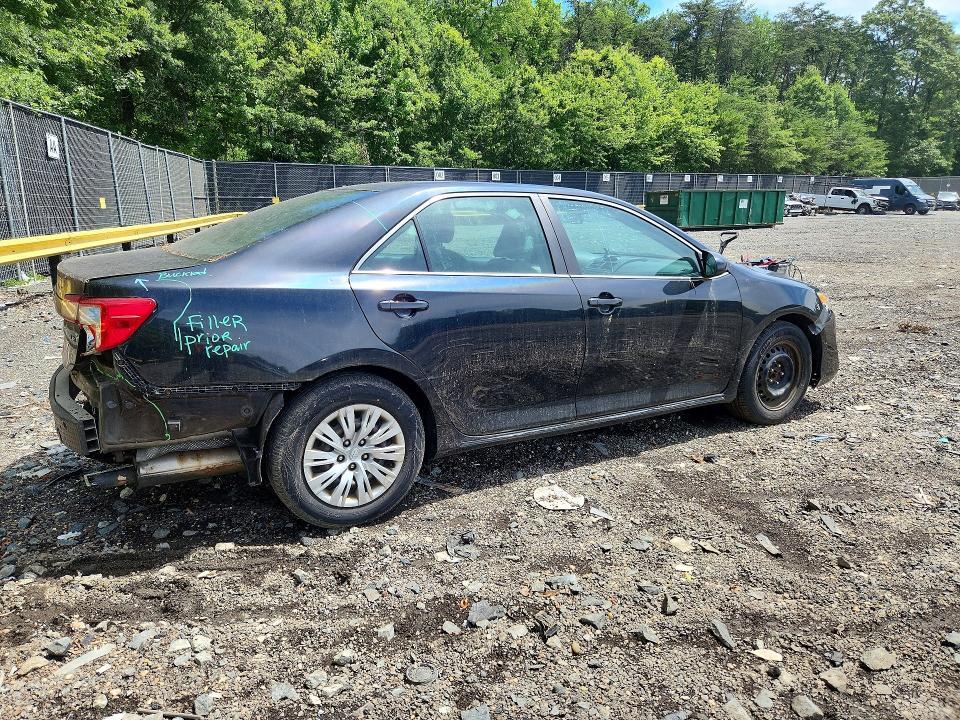 2013 TOYOTA CAMRY LE — Фото 3 из 12