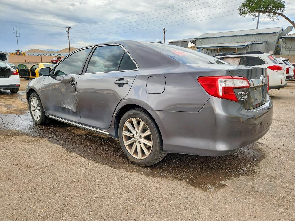 2013 TOYOTA CAMRY XLE — Фото 2 из 12