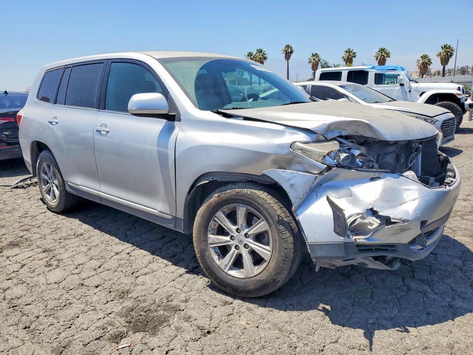 5TDZA3EH4DS038757 2013 TOYOTA HIGHLANDER photo no. 4