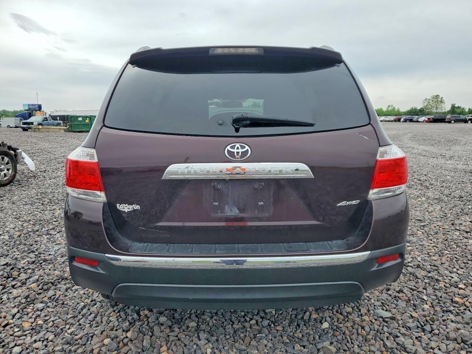 2013 TOYOTA HIGHLANDER SE — Фото 6 из 14