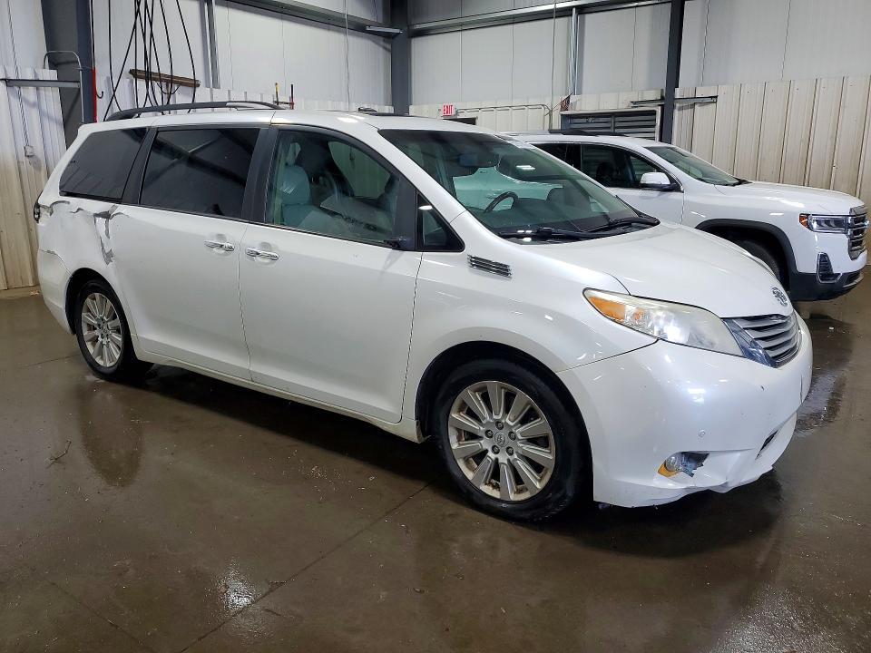 2013 TOYOTA SIENNA LIMITED 7-PASSENGER — Фото 4 из 13