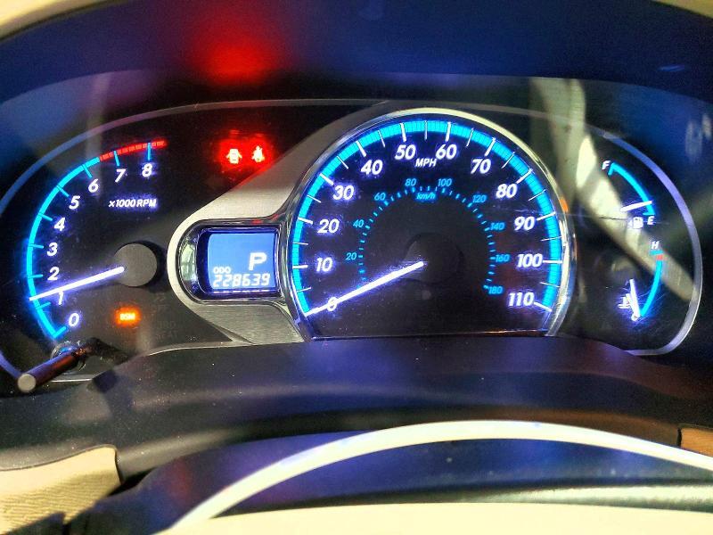 2013 TOYOTA SIENNA LIMITED 7-PASSENGER — Фото 9 из 13