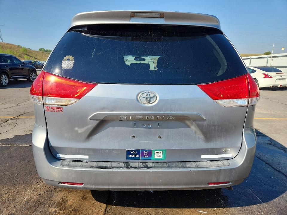 2013 TOYOTA SIENNA LE — Фото 6 из 12