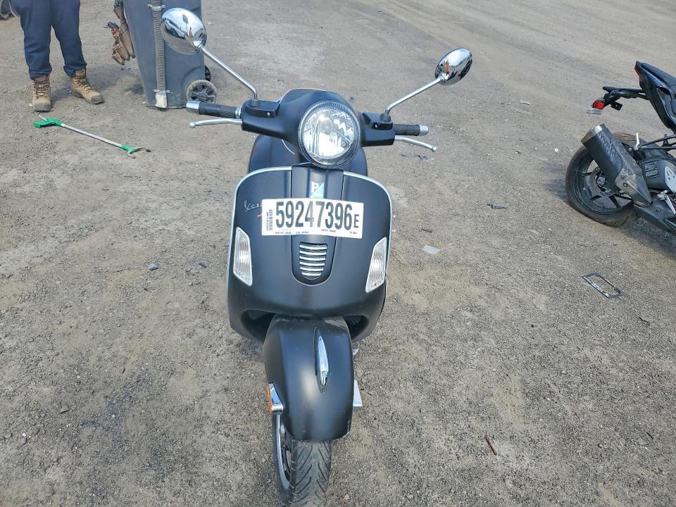 ZAPM459L8D5703451 2013 VESPA GTS photo no. 2