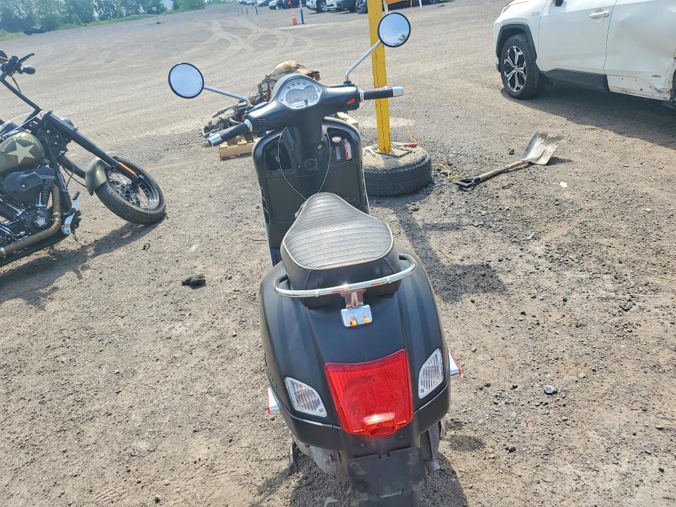 ZAPM459L8D5703451 2013 VESPA GTS photo no. 4
