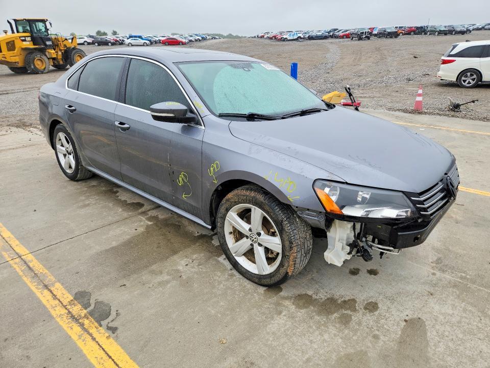 1VWBH7A33DC028217 2013 VOLKSWAGEN PASSAT photo no. 4