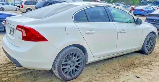 YV1612FS1D1226585 2013 VOLVO S60 photo no. 3
