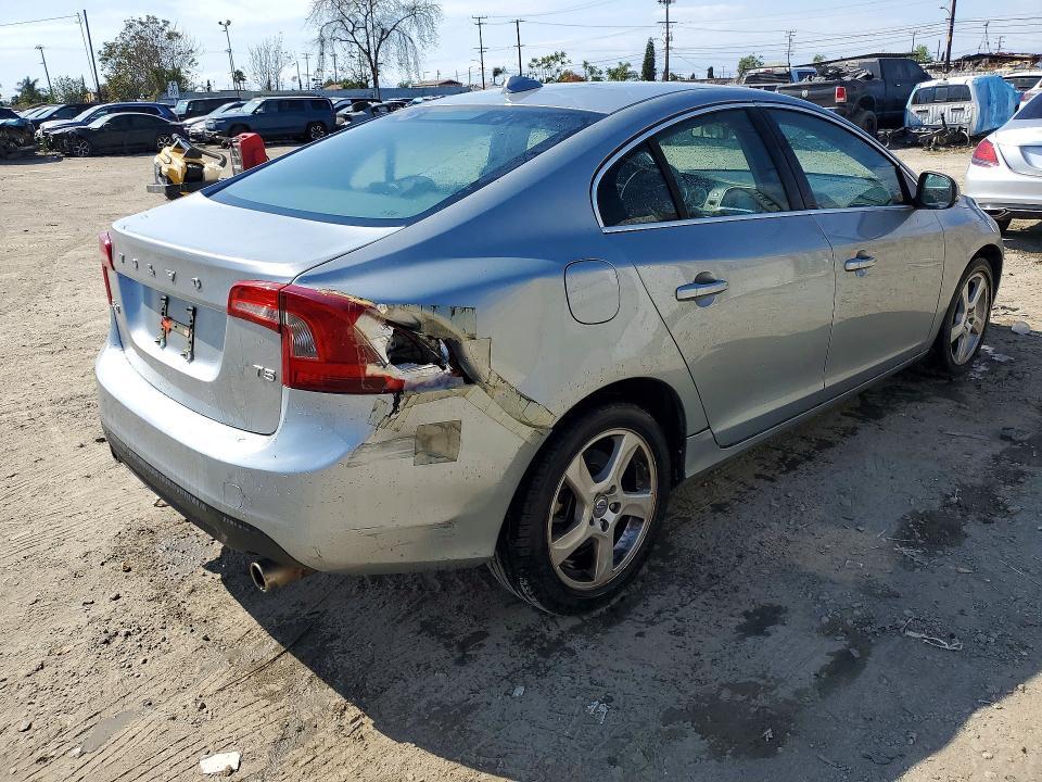 2013 VOLVO S60 T5 — Фото 3 из 12