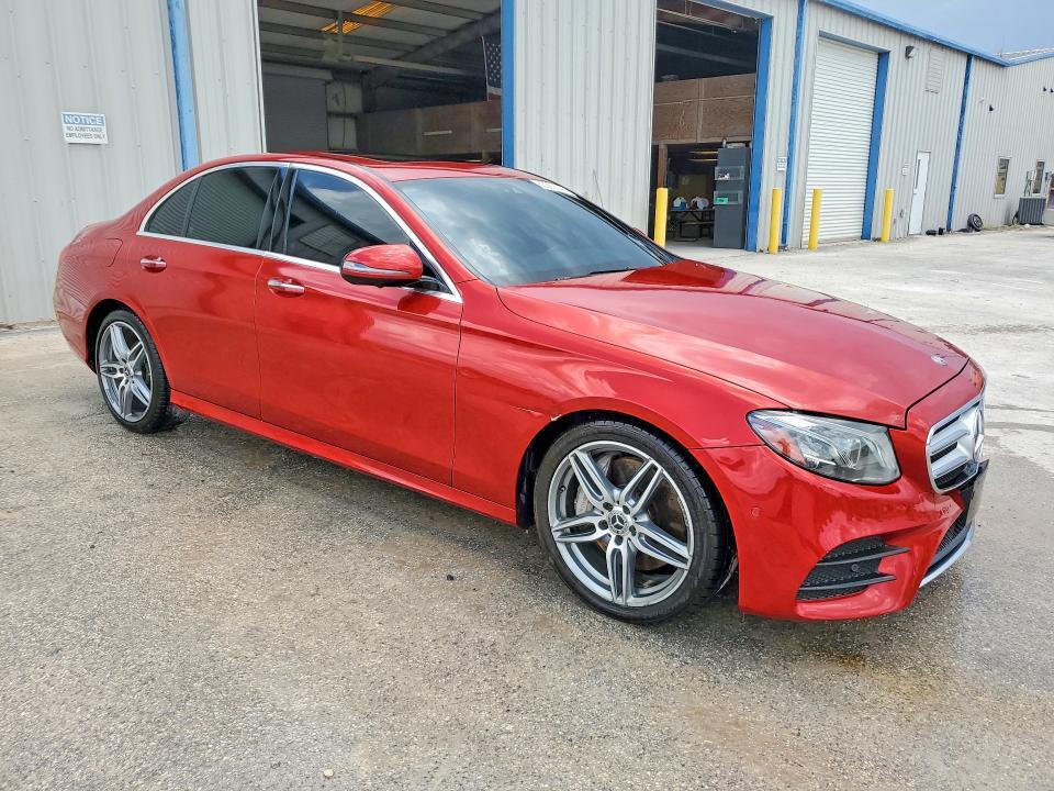 2019 MERCEDES-BENZ E 300 — Фото 4 из 13