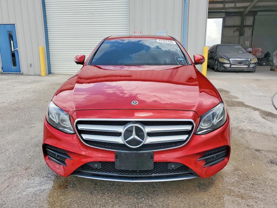 2019 MERCEDES-BENZ E 300 — Фото 5 из 13