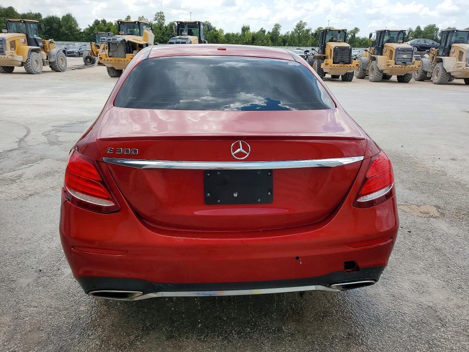 2019 MERCEDES-BENZ E 300 — Фото 6 из 13