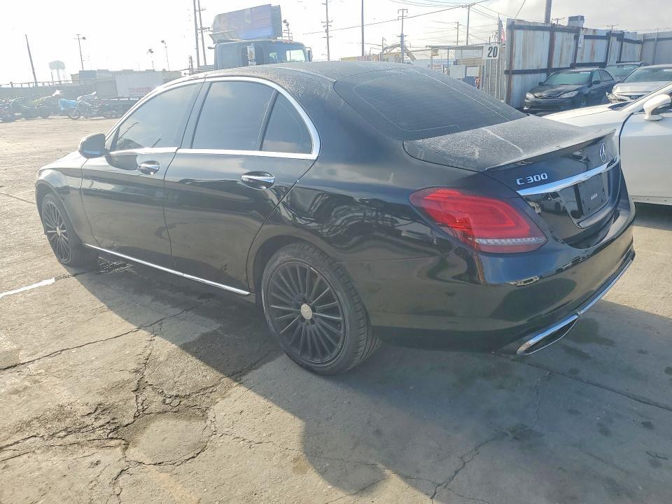 2019 MERCEDES-BENZ C 300 4MATIC — Фото 2 из 11