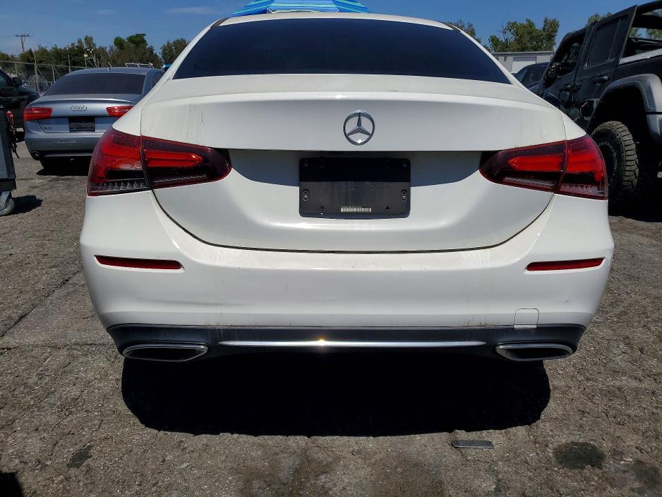 2019 MERCEDES-BENZ A 220 4MATIC — Фото 6 из 12