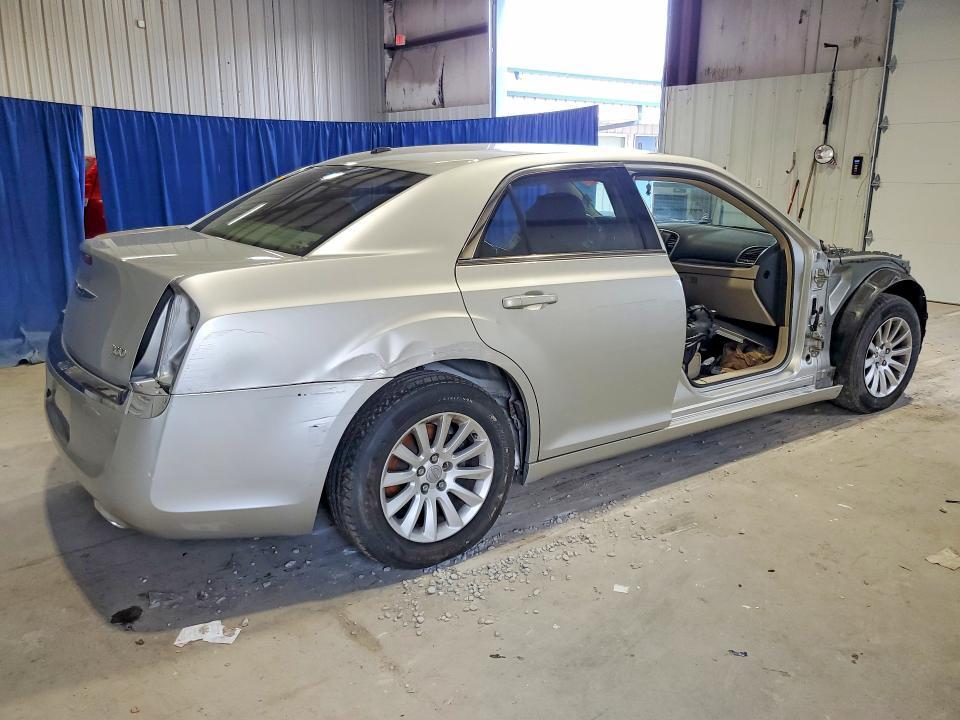 2C3CCAAG1CH289268 2012 CHRYSLER 300 photo no. 3
