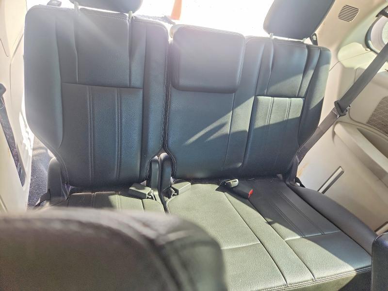 2012 CHRYSLER TOWN & COUNTRY TOURING L — Фото 10 из 13