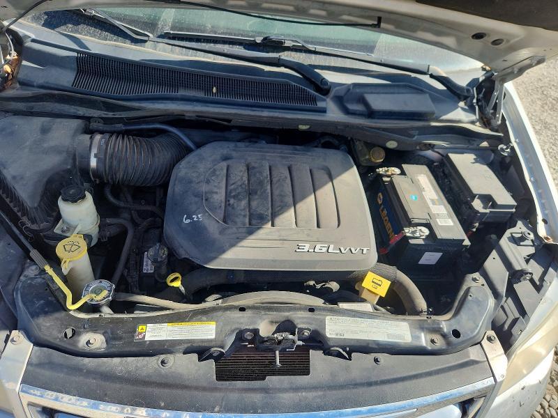 2012 CHRYSLER TOWN & COUNTRY TOURING L — Фото 12 из 13