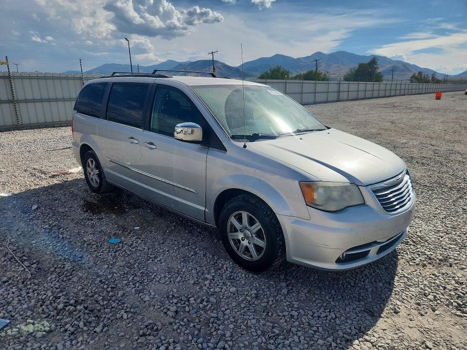 2012 CHRYSLER TOWN & COUNTRY TOURING L — Фото 4 из 13