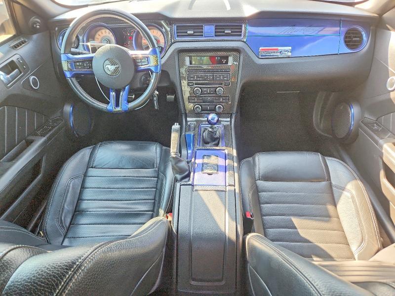 2012 FORD MUSTANG GT — Фото 8 из 12