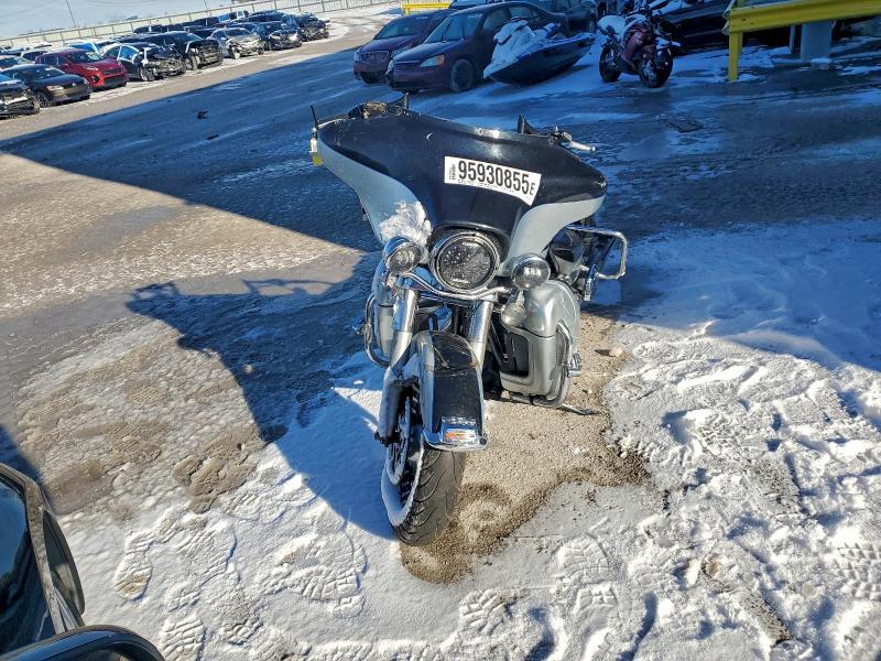 2012 HARLEY-DAVIDSON FLHTK ELECTRA GLIDE ULTRA LIMITED — Фото 2 из 9