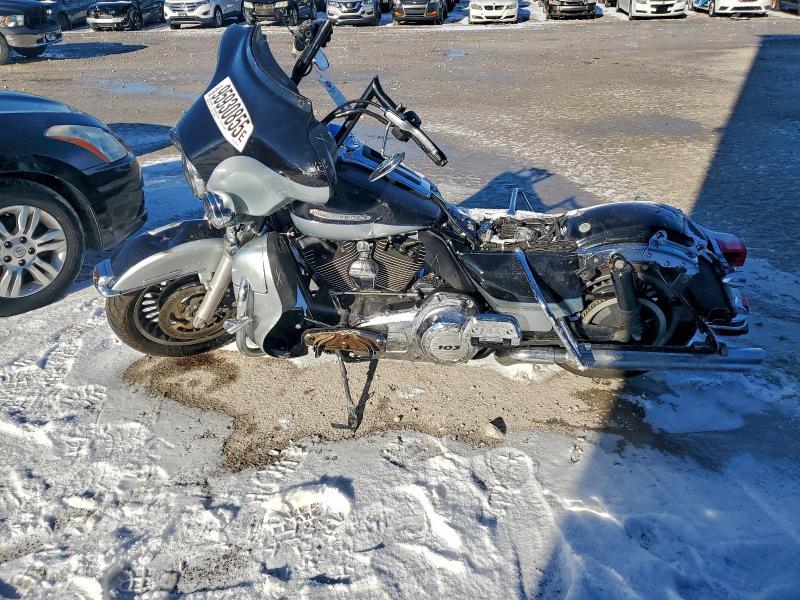 2012 HARLEY-DAVIDSON FLHTK ELECTRA GLIDE ULTRA LIMITED — Фото 3 из 9