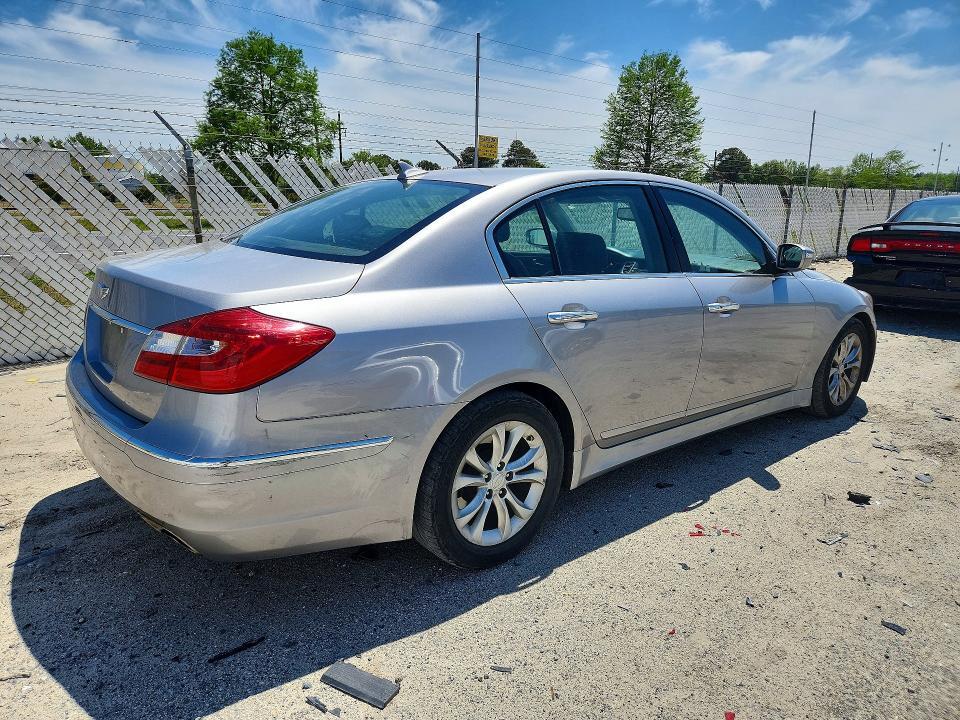 2012 HYUNDAI GENESIS 3.8L — Фото 3 из 12