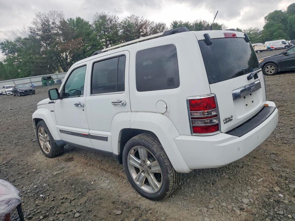 2012 JEEP LIBERTY JET — Фото 2 из 12
