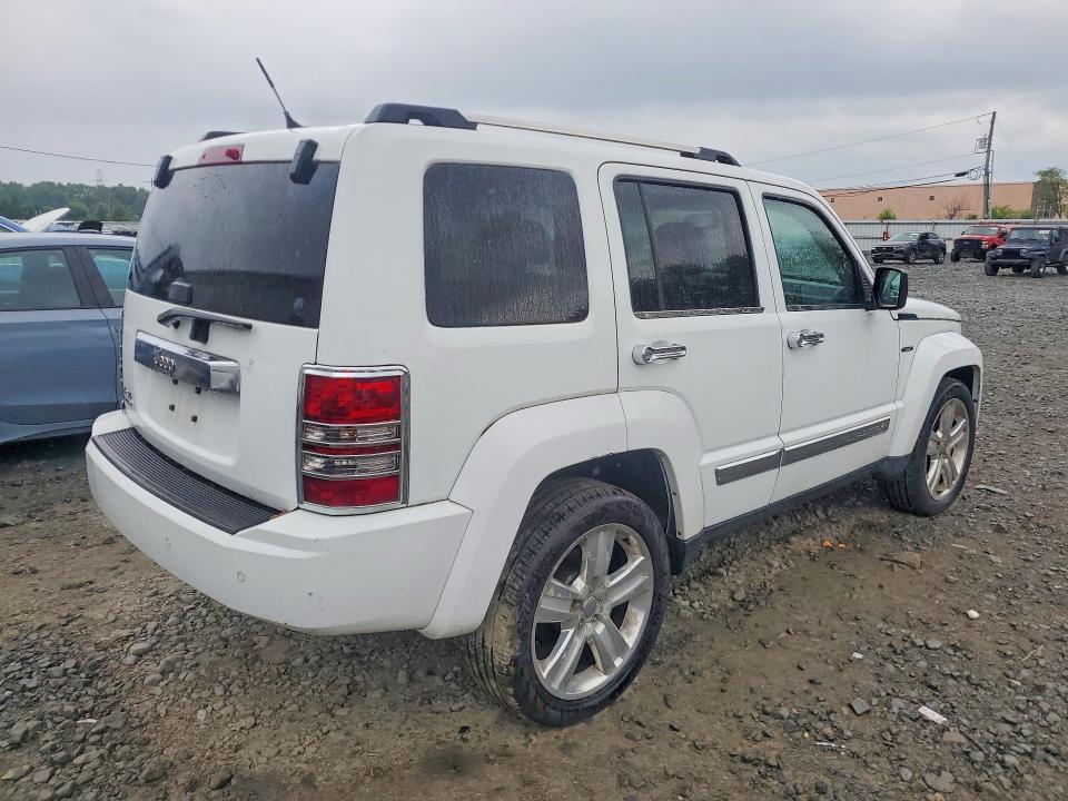 2012 JEEP LIBERTY JET — Фото 3 из 12
