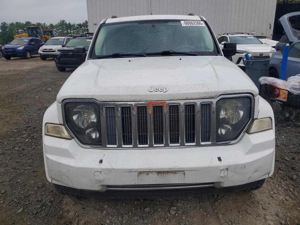 2012 JEEP LIBERTY JET — Фото 5 из 12