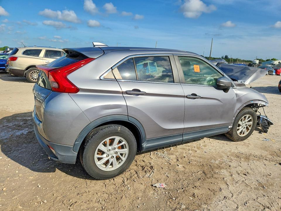 2019 MITSUBISHI ECLIPSE CROSS ES — Фото 3 из 13