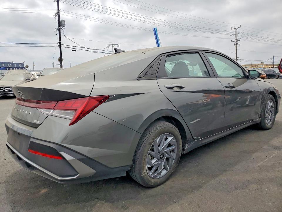 KMHLM4DJ8SU129865 2025 HYUNDAI ELANTRA HYBRID photo no. 3