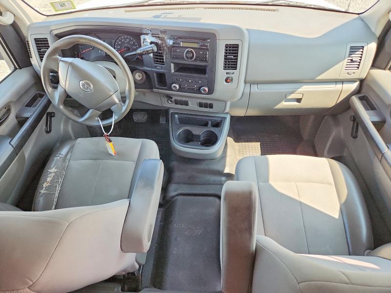 2012 NISSAN NV 3500 HD S — Фото 8 из 14