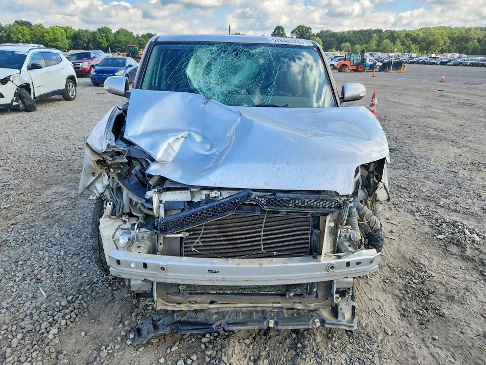 JTLZE4FE9CJ025713 2012 SCION XB photo no. 5