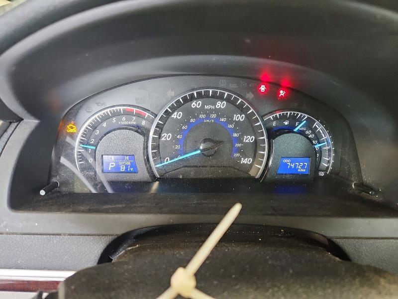 2012 TOYOTA CAMRY XLE — Фото 9 из 12