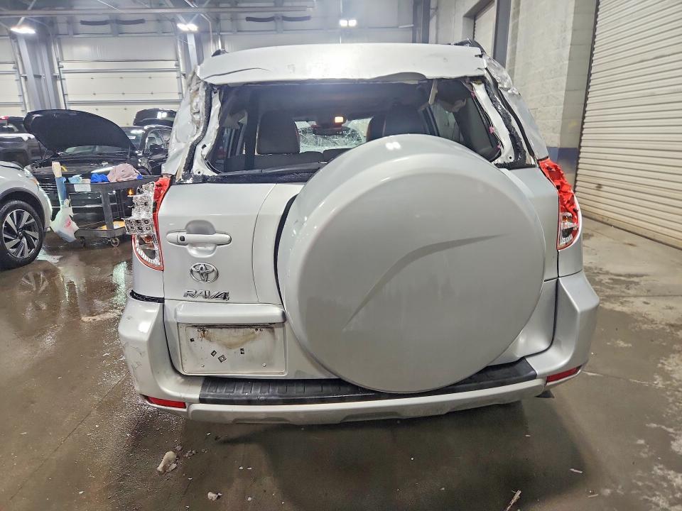 2012 TOYOTA RAV4 LIMITED — Фото 6 из 12