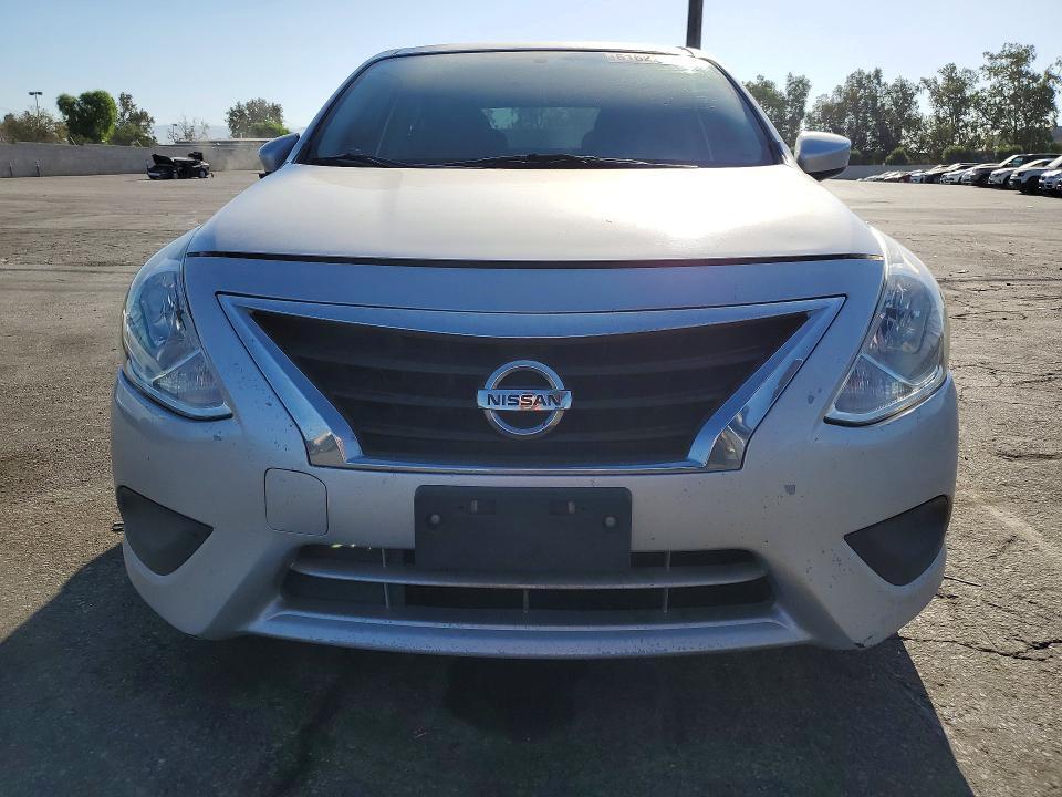 2019 NISSAN VERSA SV — Фото 5 из 12