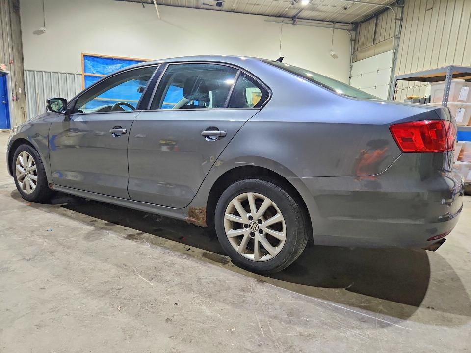 2012 VOLKSWAGEN JETTA SE — Фото 2 из 13