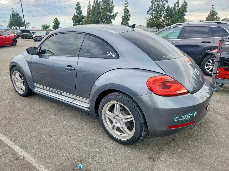 2012 VOLKSWAGEN BEETLE — Фото 2 из 12