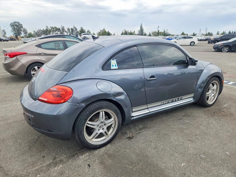 2012 VOLKSWAGEN BEETLE — Фото 3 из 12