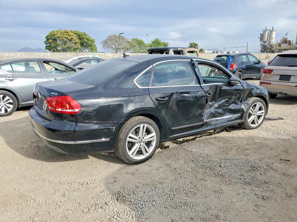 2012 VOLKSWAGEN PASSAT SE — Фото 3 из 12