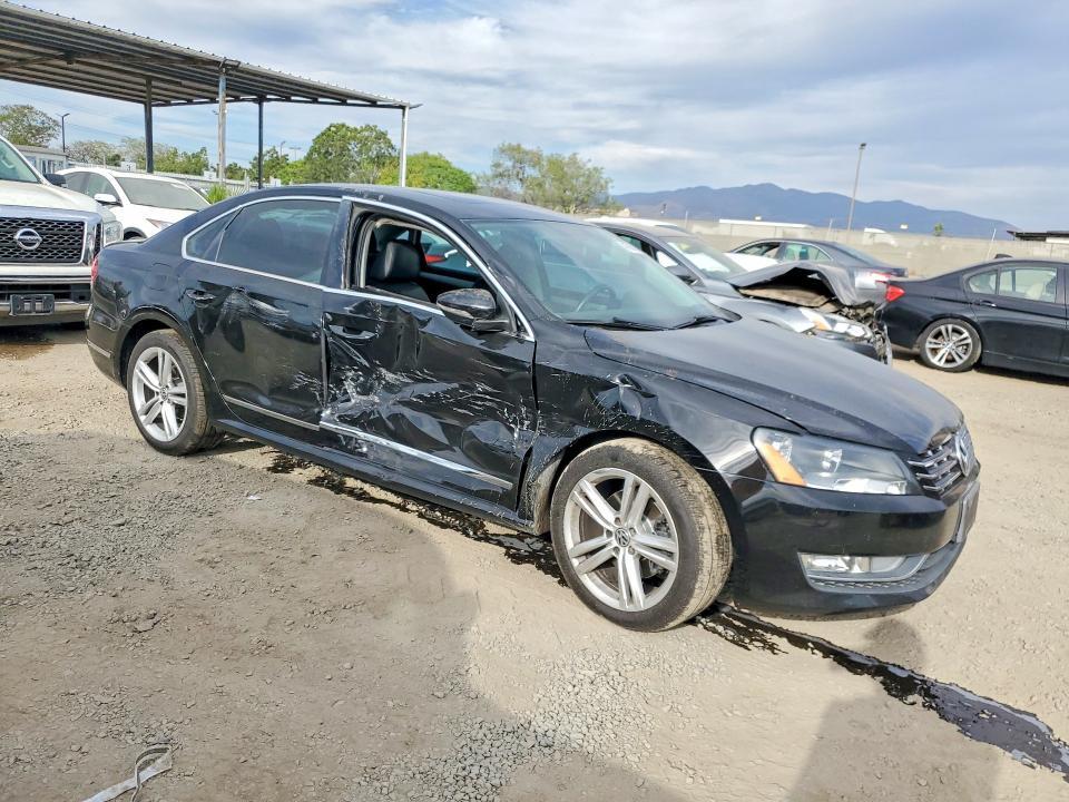 2012 VOLKSWAGEN PASSAT SE — Фото 4 из 12