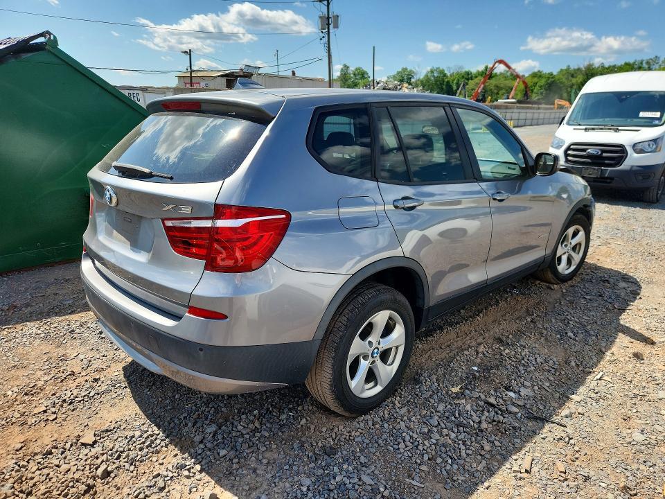 5UXWX5C5XBL712364 2011 BMW X3 photo no. 3