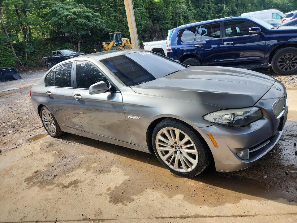 2011 BMW 550 I — Фото 4 из 12