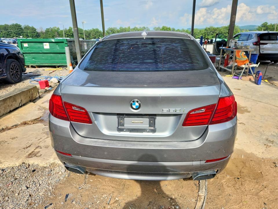 2011 BMW 550 I — Фото 6 из 12