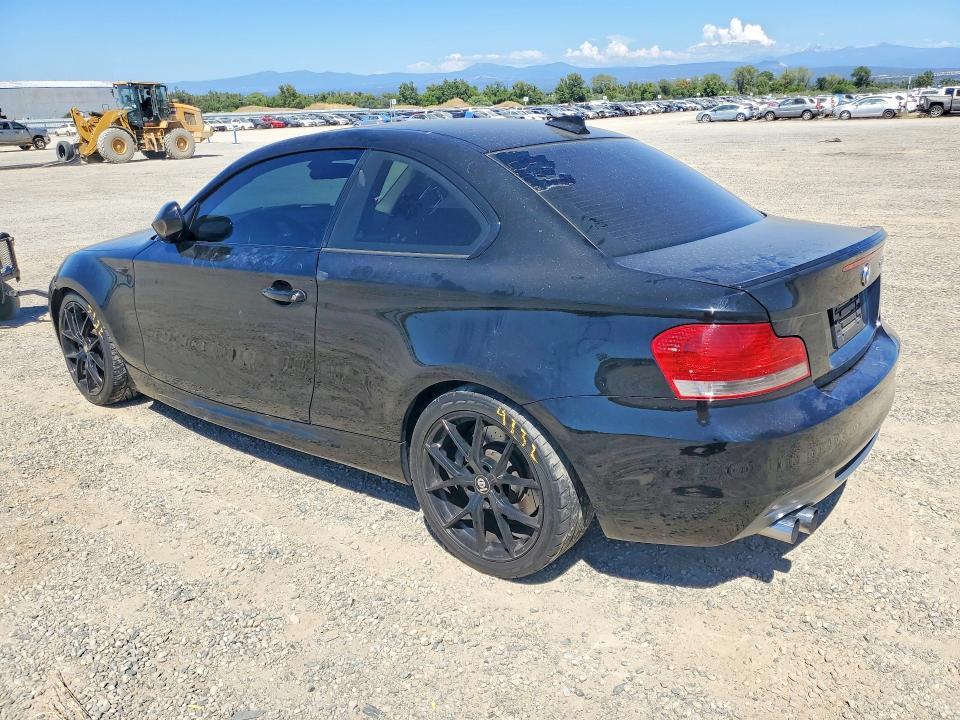 WBAUC9C53BVM10704 2011 BMW 135 photo no. 2