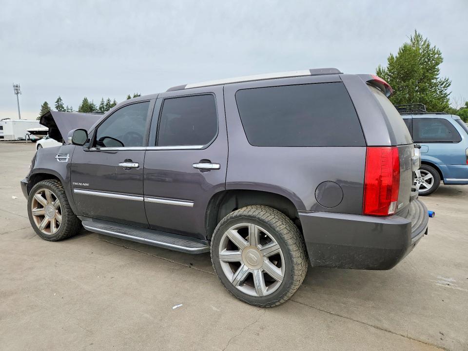 2011 CADILLAC ESCALADE LUXURY — Фото 2 из 12